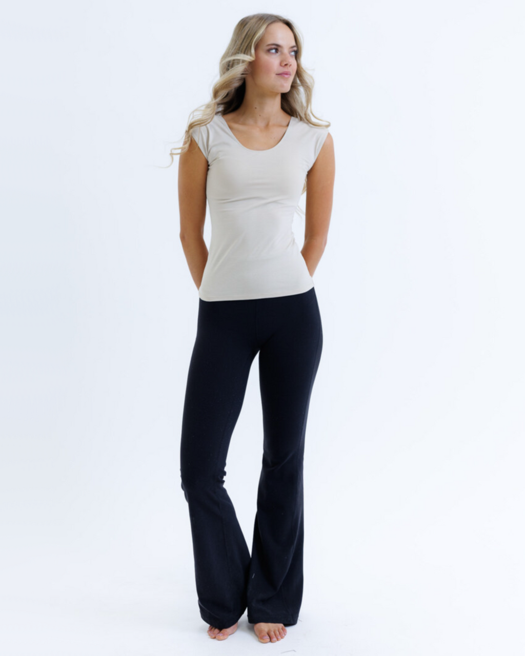 Lily tee